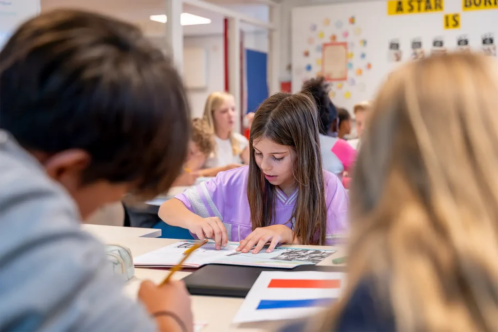 Eerste foto groep 8 | De Vuurvlinder